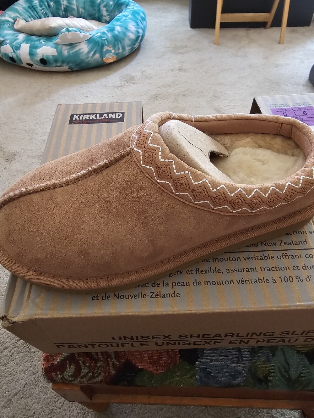 Kirkland Signature Unisex Shearling Slipper Tan Havane Mens 5 Womens 6